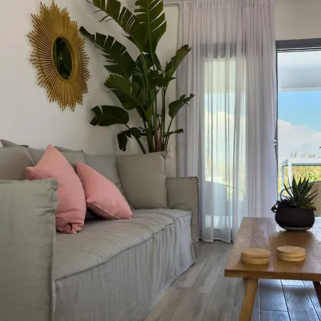 Apartman The Nine Graces- Chloe, Charming Naxos With Pool & Garden *