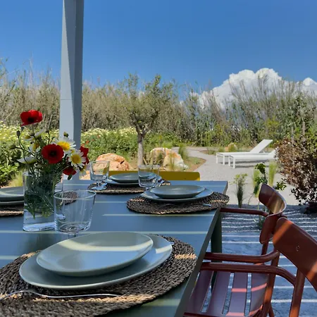 The Nine Graces- Chloe, Charming Naxos With Pool & Garden Apartman *