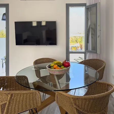 The Nine Graces- Chloe, Charming Naxos With Pool & Garden Apartman *