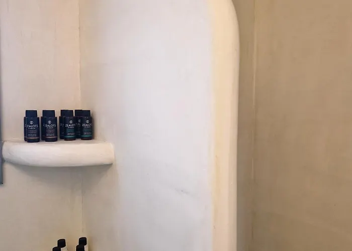 The Nine Graces- Chloe, Charming Naxos Home With Pool & Garden