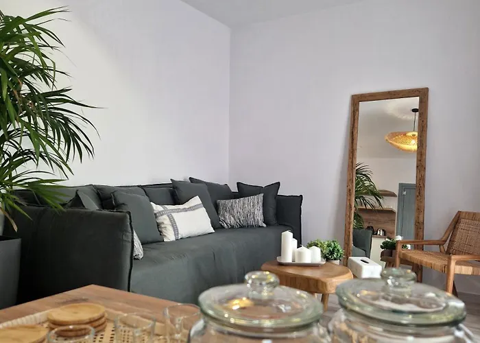 The Nine Graces- Chloe, Charming Naxos Home With Pool & Garden *