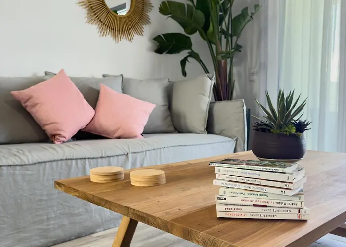 The Nine Graces- Chloe, Charming Naxos Home With Pool & Garden