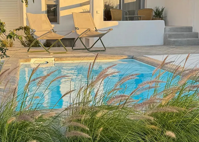 Apartment The Nine Graces- Chloe, Charming Naxos With Pool & Garden Kastrákion